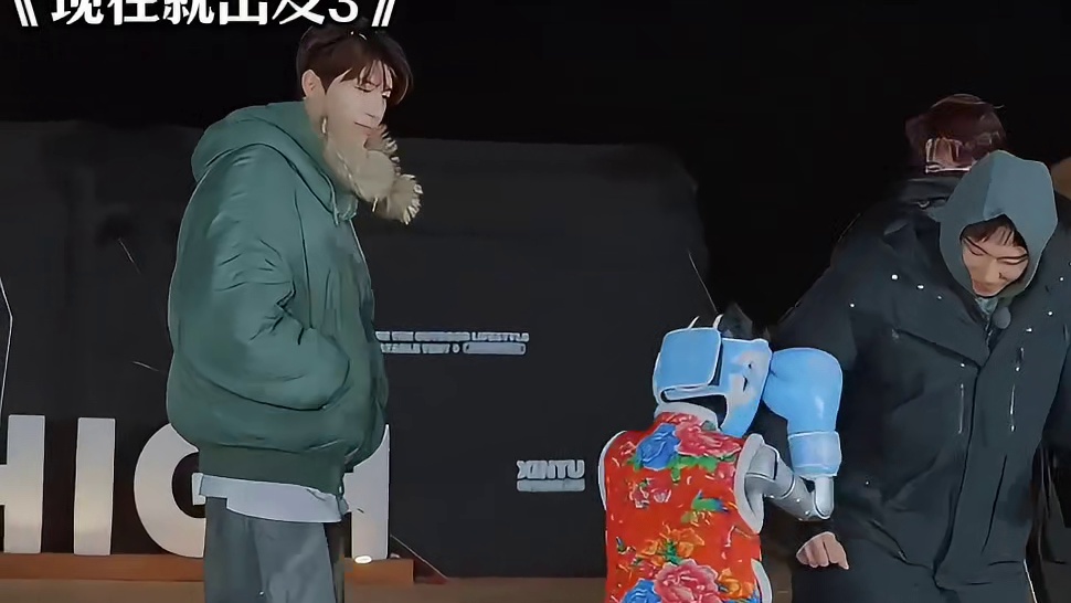 范丞丞眼神坚定道：“看着我，给我回应！”