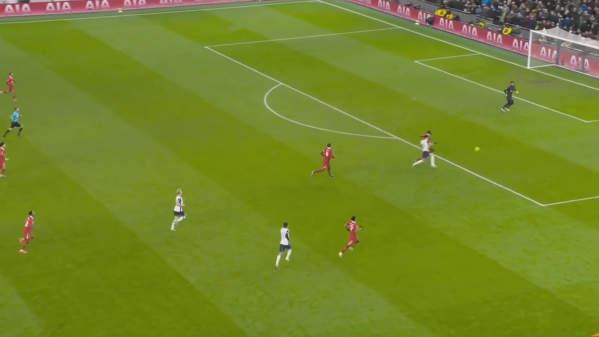 裁判再惹争议，直接决定比赛走向