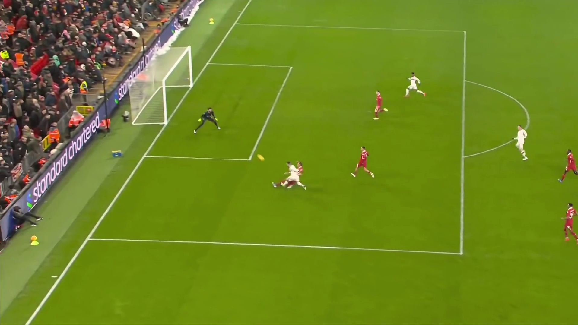 惹怒范戴克！看到曼联白色球衣以为是皇马