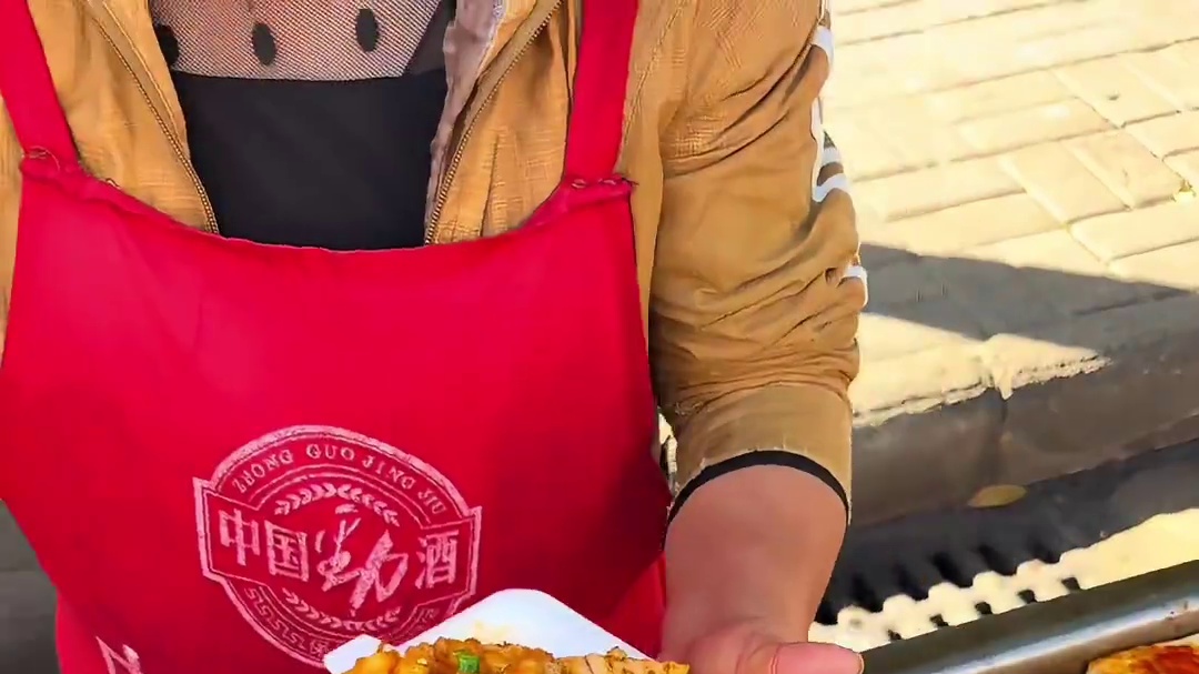 柳州校门口1快块钱的炒面