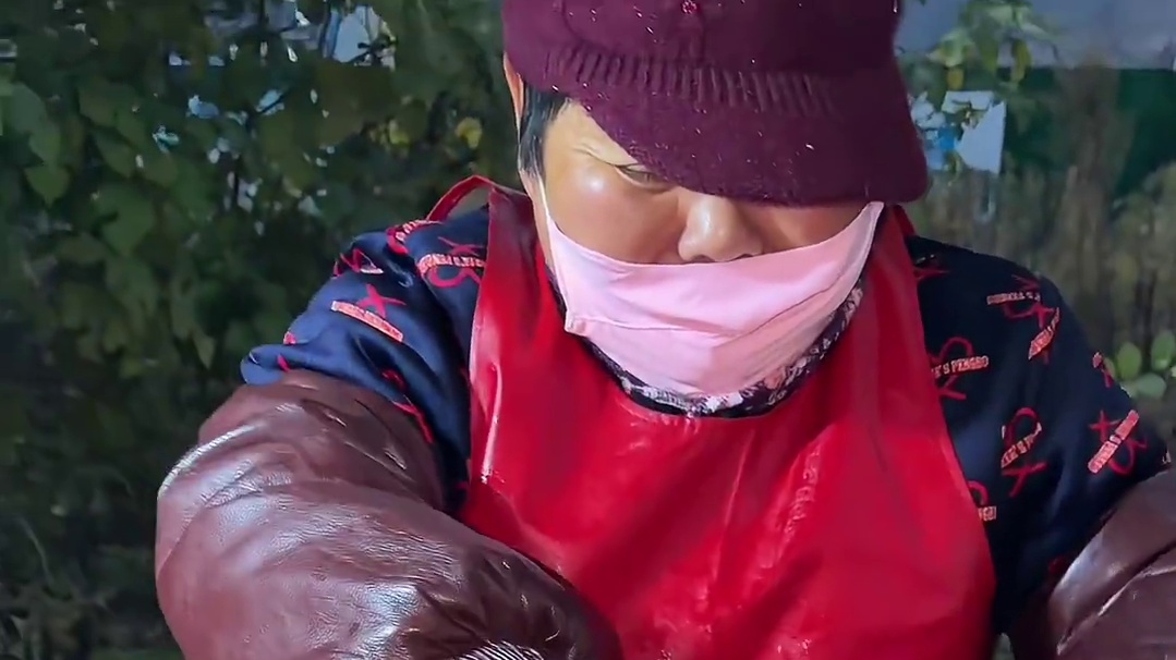 路边遇到3元一个的淀粉肠包蛋 果然真诚和用心就是最好的招牌