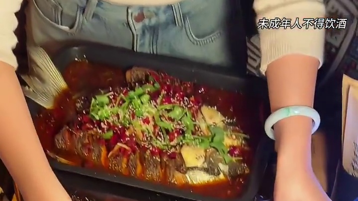 临泉夜生活新去处！！！！民谣烧烤酒吧！！每晚演唱6小时！！！快和朋友一起冲～#周末去哪玩 #贰叁民谣