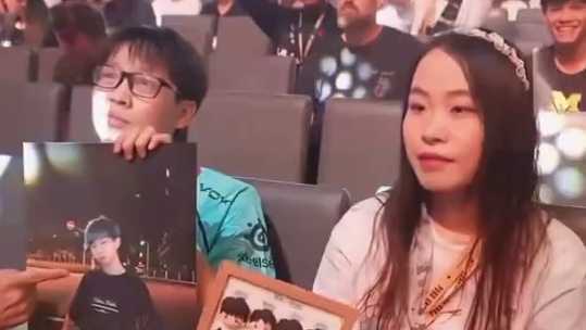 XDD你人呢？！说好的还能再打10年职业呢！