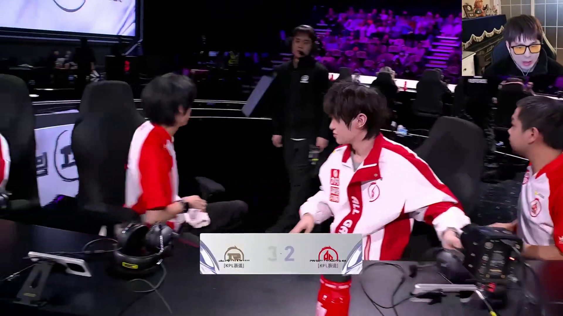 不倒王朝，AG惊天翻盘，那晚有人想改写历史，亦有人在续写传奇 #2025王者荣耀挑战者杯#王者荣耀#