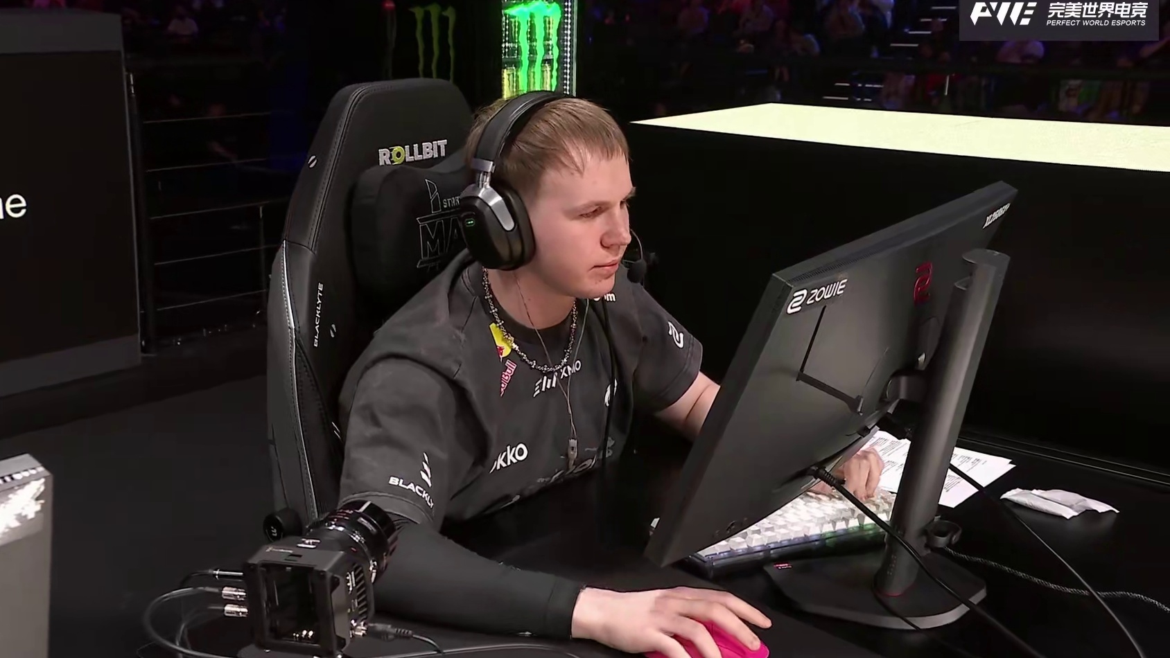 tN1R惊险拿下 1v2 残局，成功止住颓势！