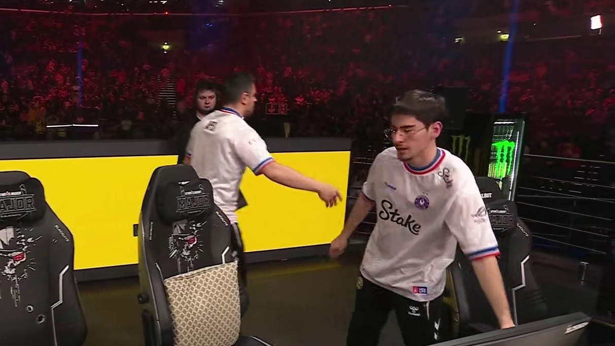 donk输掉图一后愤然离场