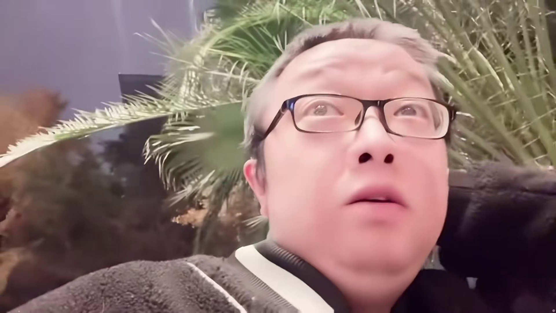 毛青为AG操碎了心啊 酒店楼下蹲点STS的教练跟选手 要揍人家说的是