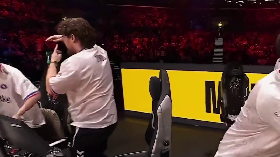 donk真生气了劝都劝不住#csgo马西西 #csgo