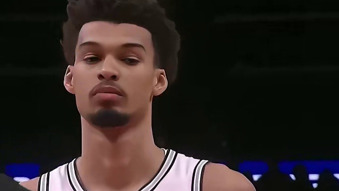 当球队领先1分比赛时间还剩2。9秒时，保罗让文班亚马罚丢罚球