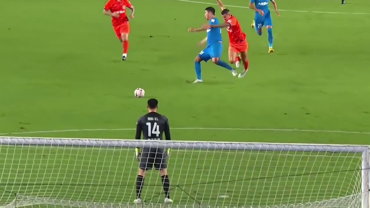 中超裁判水平、尺度再次引发球迷诟病