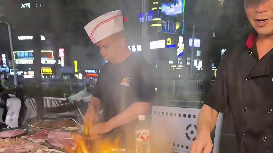 南宁深夜街头的爆料生料，烟火气十足！！