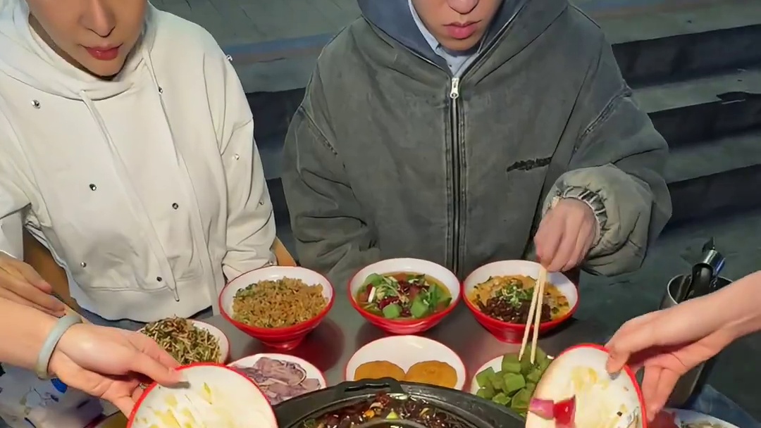 藏在南宁居民楼下的贵州烙锅！不起眼却真的巨巨好吃