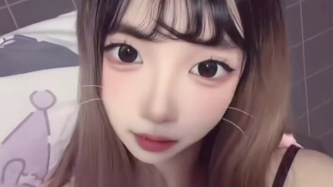 (⁎⁍̴̛ᴗ⁍̴̛⁎