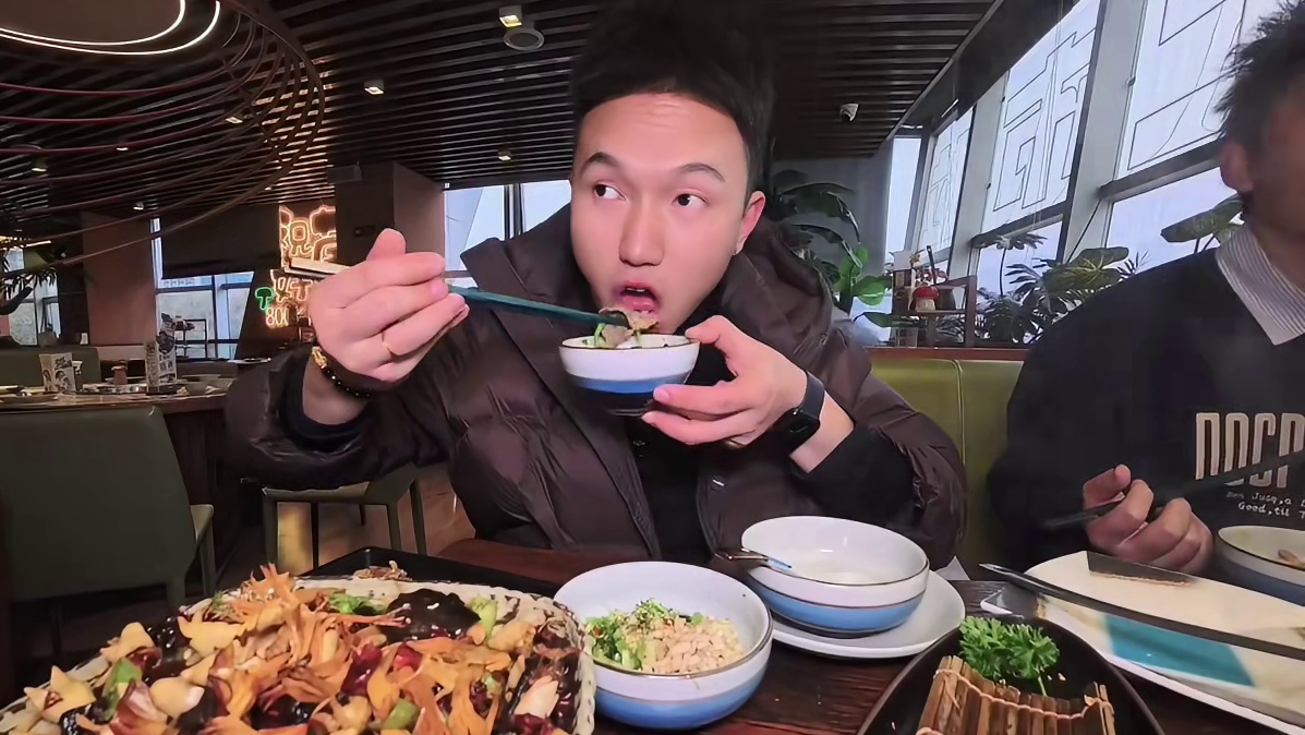 成都超正的云南菌子火锅！#成都美食 #菌汤火锅 #美食推荐 #天冷了吃点啥