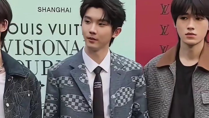 怪不得都说时团是七胞胎