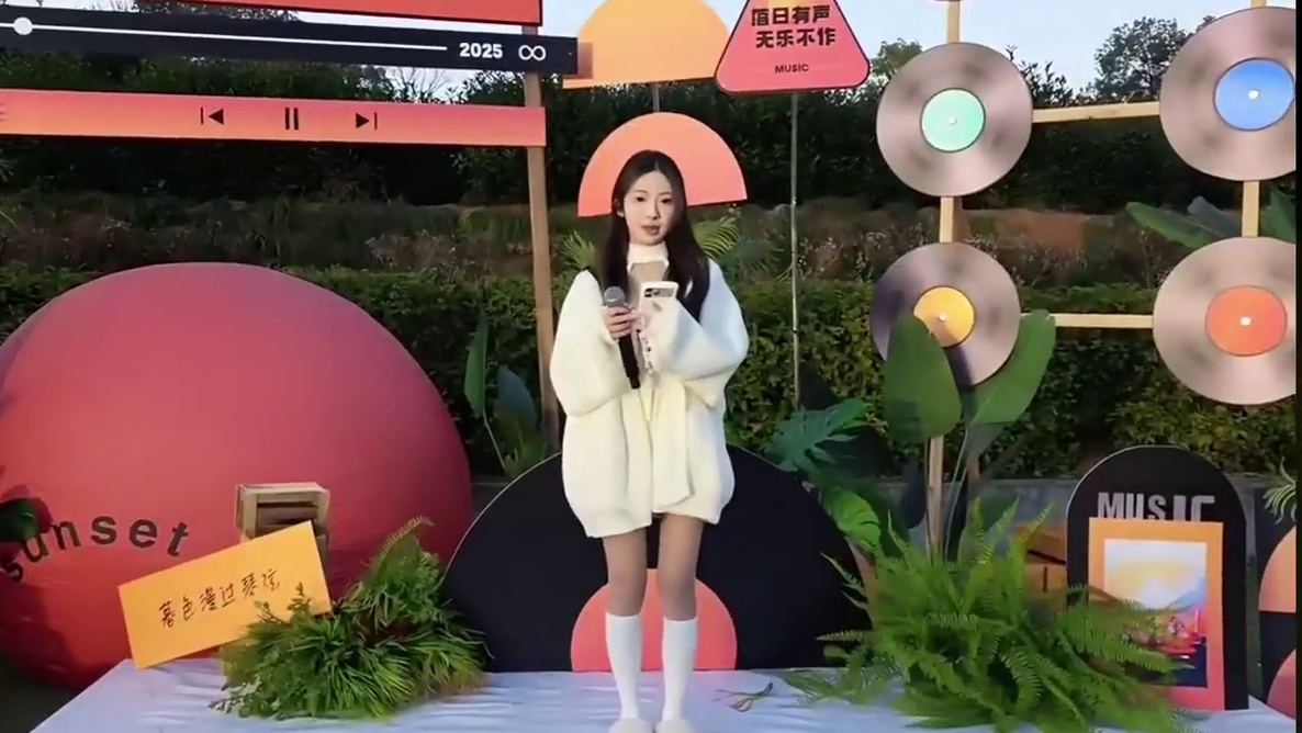 蓓蓓唱歌真好听。
#小小小酷哥 #蓓蓓1995 #组织1995 #1995好声音第三季 #我怀念的