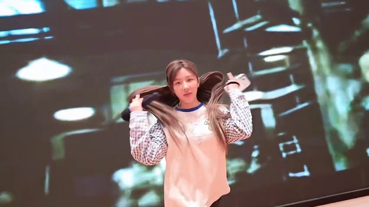 乔妹唱跳《眉飞色舞》给小酷不凡笑坏了！