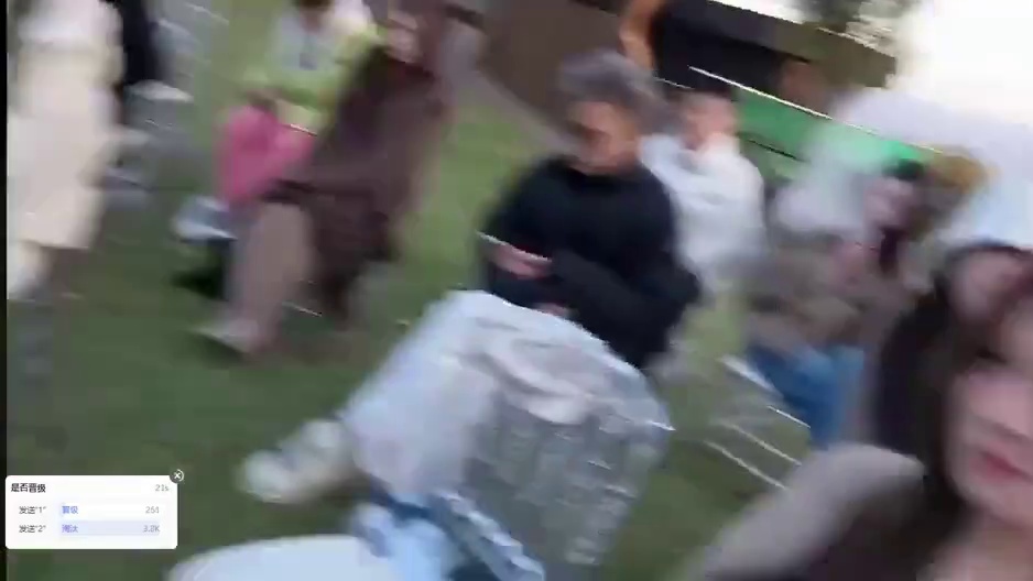 十八唱歌给QQ唱笑了。
#小小小酷哥 #十八1995 #QQ1995 #组织1995 #1995好声