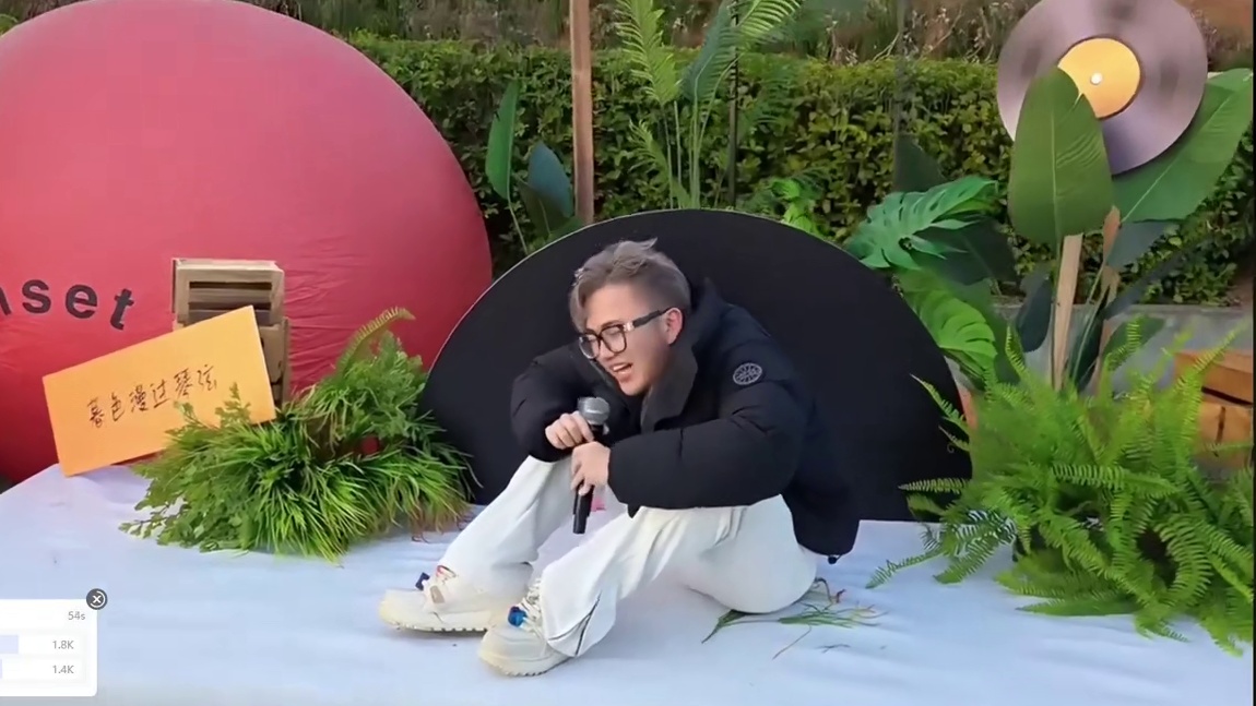 小六子的“父亲”差一点给我唱哭了。☹️☹️☹️
#小小小酷哥 #小六子1995 #组织1995 #1