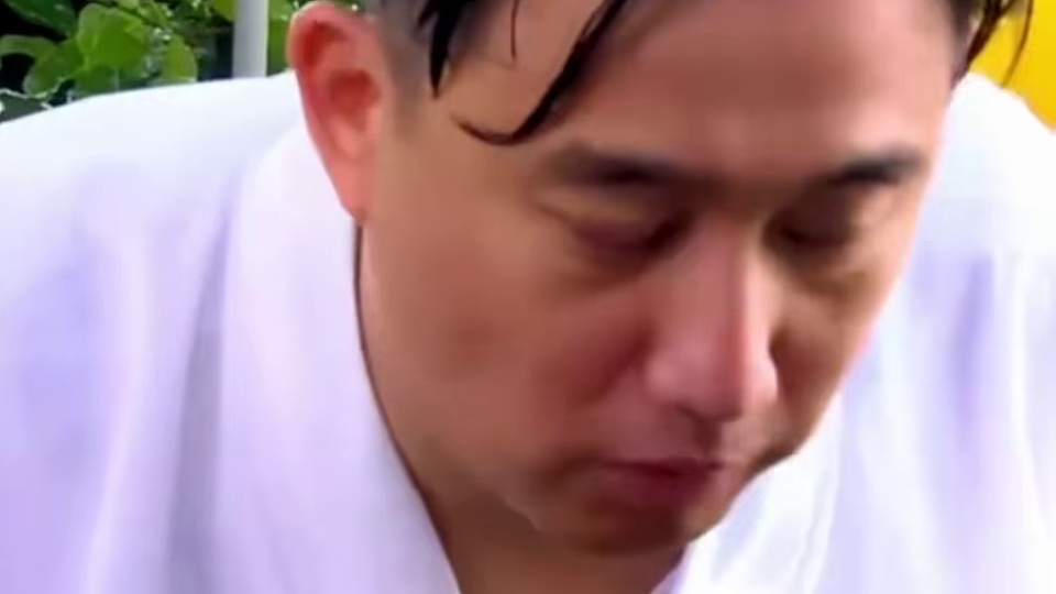 黄磊吃爆辣丸子后进医院洗胃