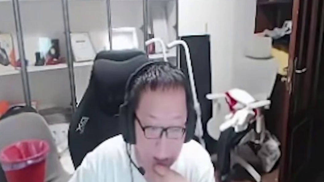 这分拿下真的太涨士气了，嘉伟读秒绝杀KLb