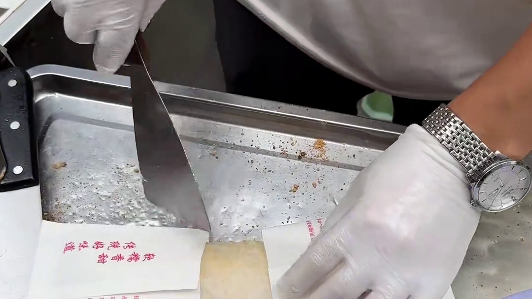 街头偶遇贵州特色传统小吃，锅巴糍粑