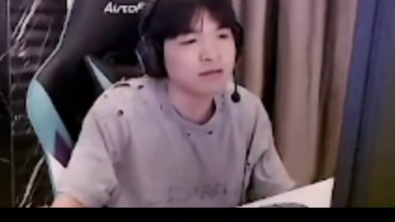 这国服外挂给表哥打的快退游了