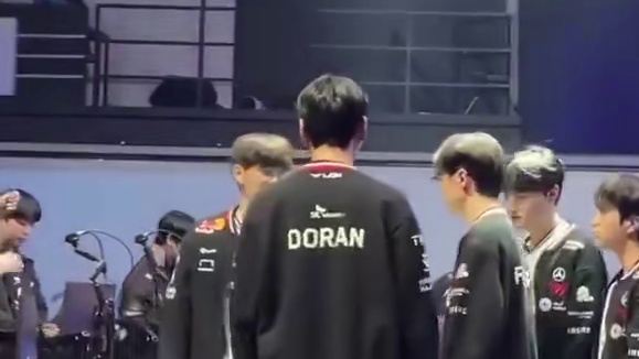 【kespa决赛】一起捧起K杯的26T1选手们 ​​​ ​​​