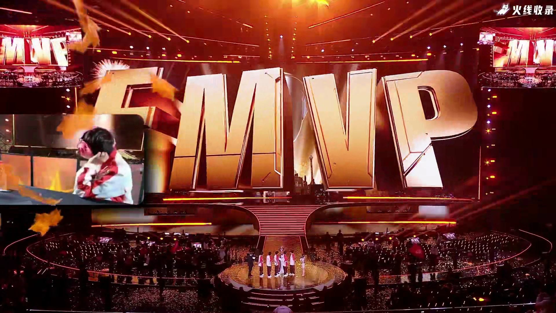 曾经的队友就站在自己的身后夺冠，释怀了吗