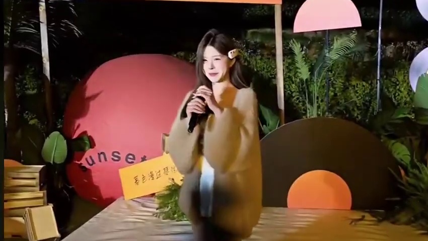 QQ为了这次比赛的冠军，没少练。
#小小小酷哥 #QQ1995 #组织1995 #1995好声音第三