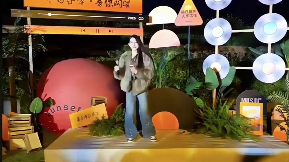 三文鱼人才，满分。
#小小小酷哥 #三文鱼1995 #组织1995 #1995好声音第三季