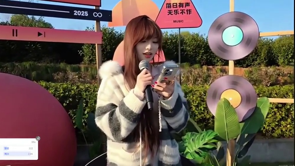 小颖的素颜和大王有得一拼。
#小小小酷哥 #小颖1995 #组织1995 #素颜 #1995好声音第