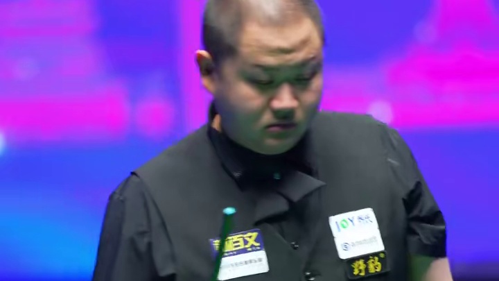 只能说铁头今天输在了开球#乔氏中式八球大师赛 #刘屹骑 #台球