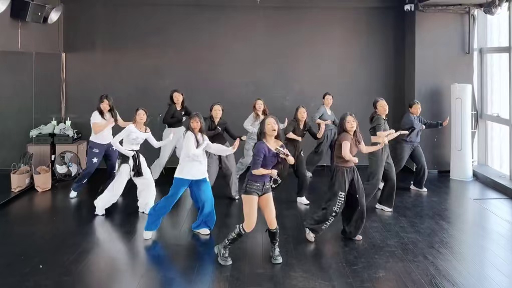 带感的舞只需要几秒就爱上#绿绿编舞 #montagemfelldown
#dance #fyp