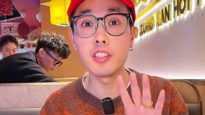 火锅界的白月光小龙坎在鹭洲里开店了，19号当天全单6.8折！还有49.9抵100代金券和200多的四