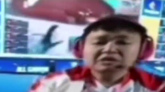 恭喜AG获得2025CFS总冠军，上帝宠儿斩获FMVP，这边人家夺冠捧杯呢，Even这块念上广告词了