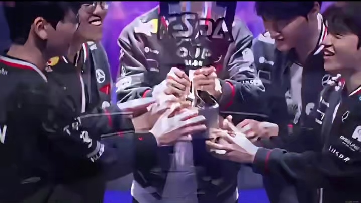 T1夺得K杯冠军，Faker第一座K杯冠军！