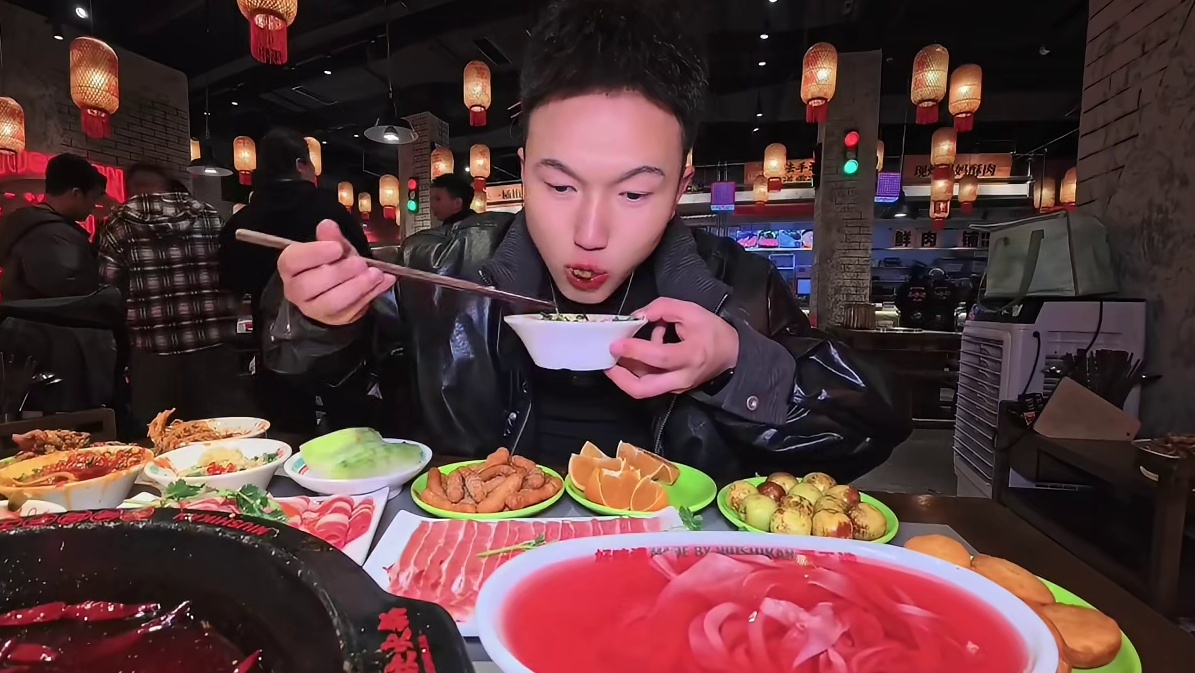 128包锅底包油蝶4人餐超划算库存不多卖完就没有了#牛市鑫火锅 #火锅 #美食 #美食分享 #美食推