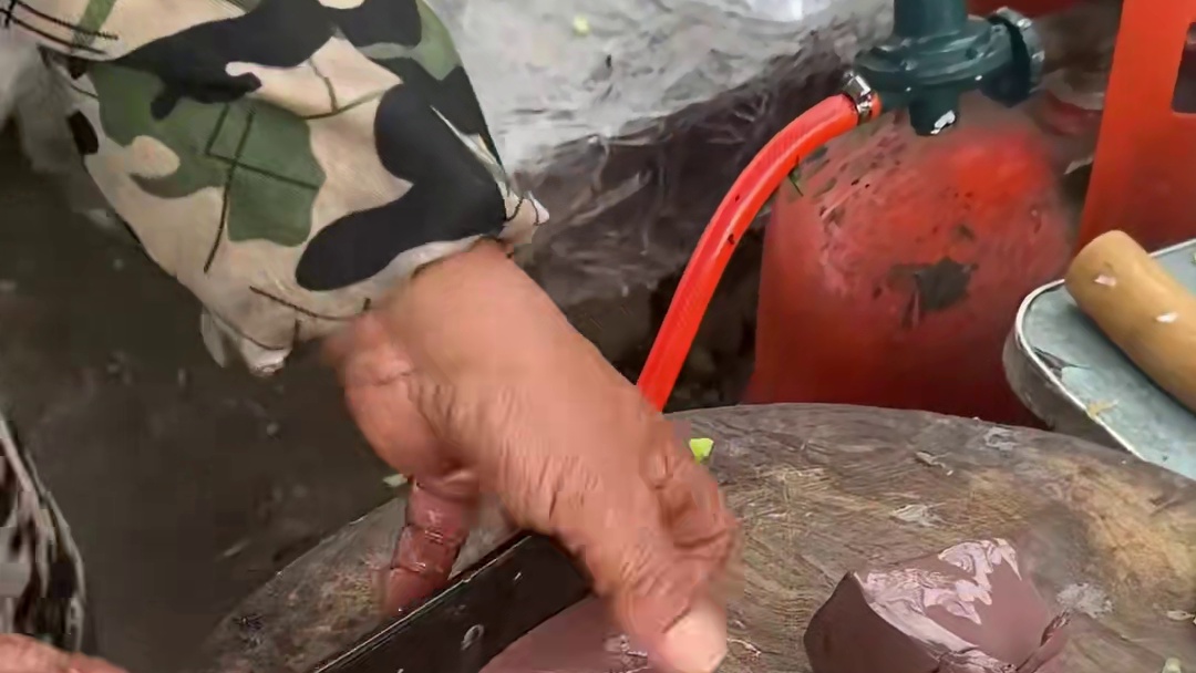 山东大席老厨师，传统手艺制作老味炒羊血