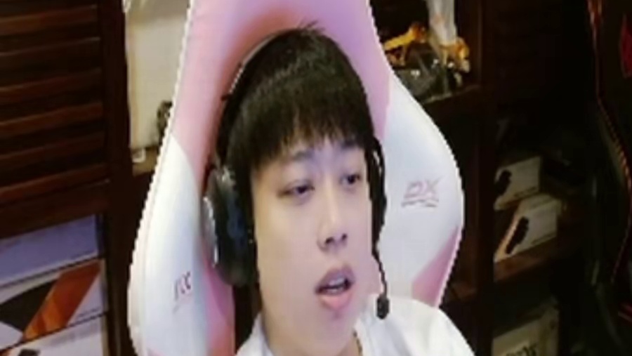 宠儿复盘潜艇教科书级1V2残局，全程思路清晰迫使对手1打1，完美身位把控成功拿下残局