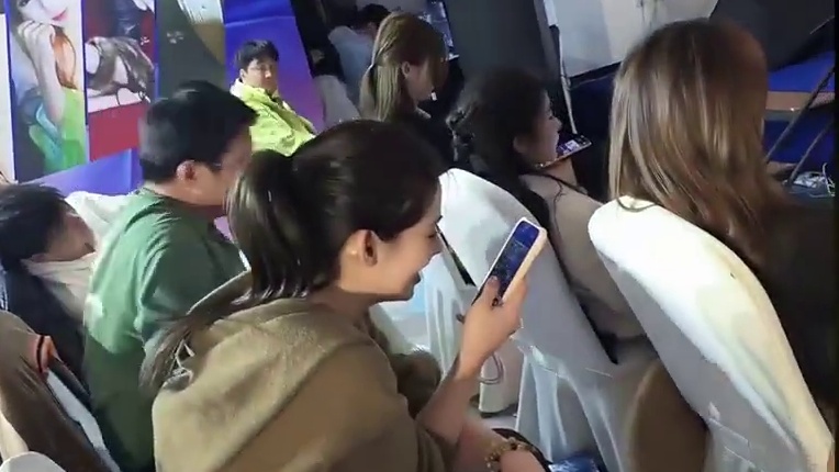 AA唱歌还是好听的。
#小小小酷哥 #组织1995 #AA1995 #1995好声音第三季