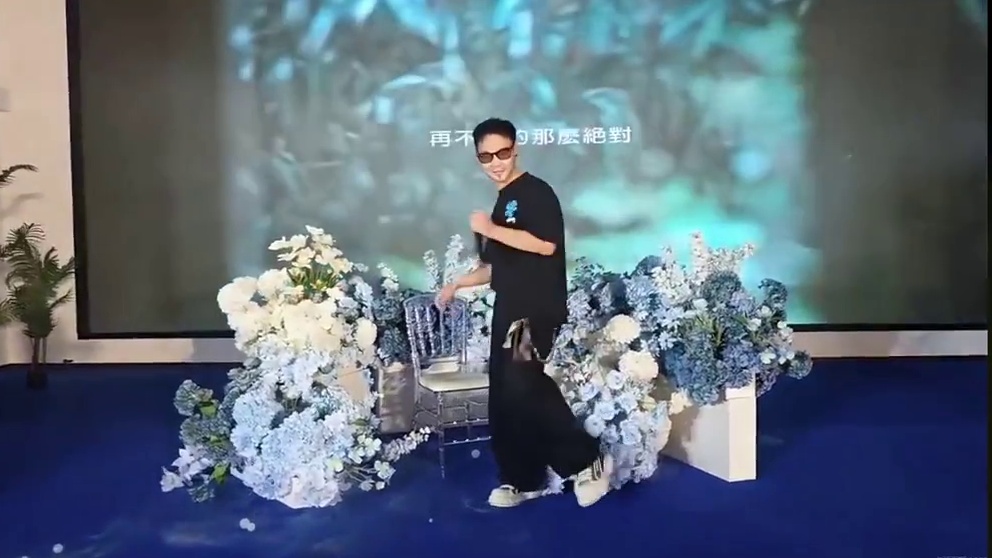 虎子是搞笑的。
#小小小酷哥 #户外虎子 #组织1995 #1995好声音第三季