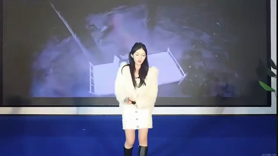 小忻“亲爱的那不是爱情”
#小小小酷哥 #小忻1995 #组织1995 #1995好声音第三季