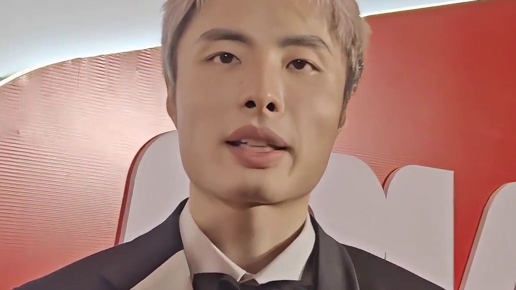 两个大奖！石宇奇今晚“赢麻”啦！邪魅一笑是什么意思？ “嘿嘿！又上台了！” ​​​