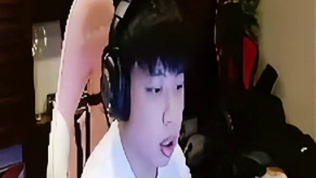 宠儿顶端巅峰赛幻神无伤1V5，残局如同透视震惊队友和对手