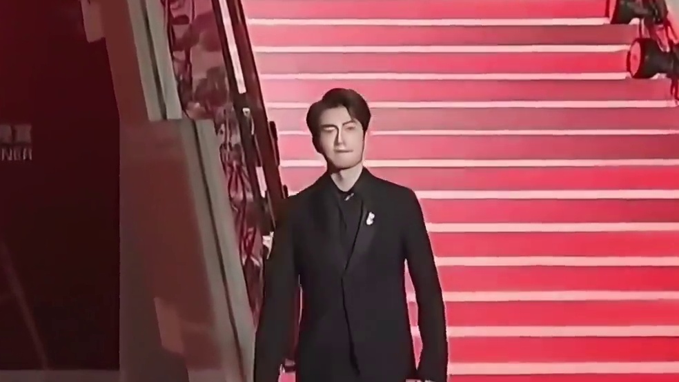 12月15日晚，2025羽联世界巡回赛总决赛在杭州进行红毯秀与年度颁奖仪式，梁王组合亮相总决赛晚宴。 ​​​