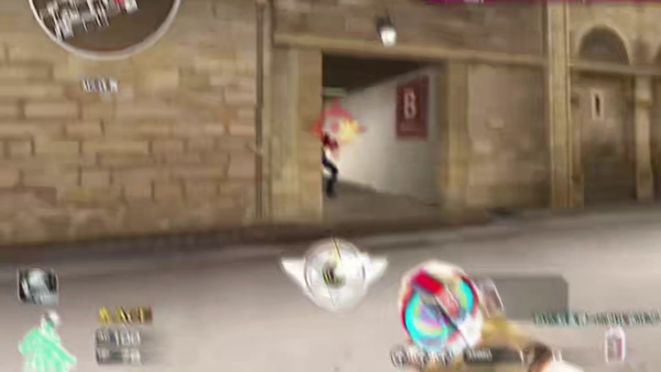 为什么老是盯着我不放啊