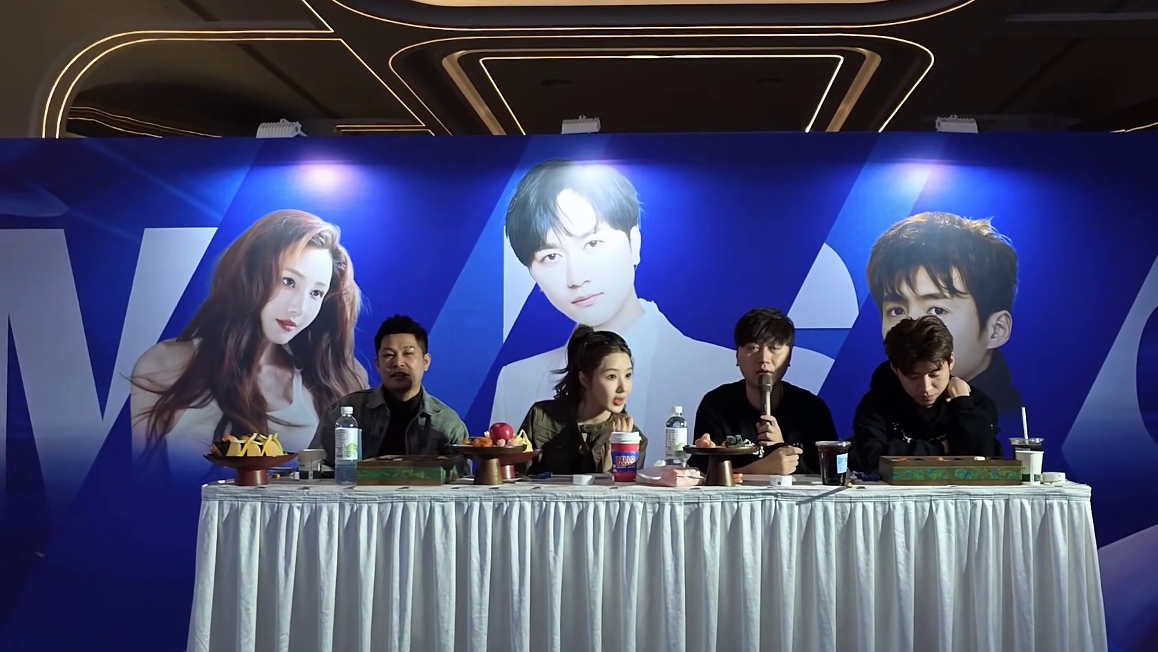 大狠表白艾玛！并送上一首《丫头》