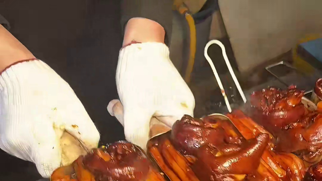 夜宵奖励好朋友请我吃猪蹄耗儿粉！