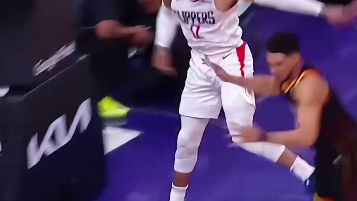 威少封盖妙传，布克被戏耍失态